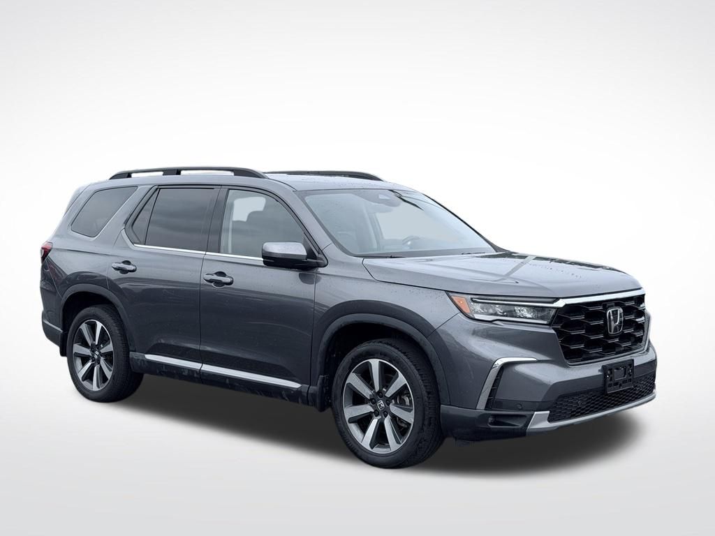 Used 2025 Honda Pilot Touring SUV