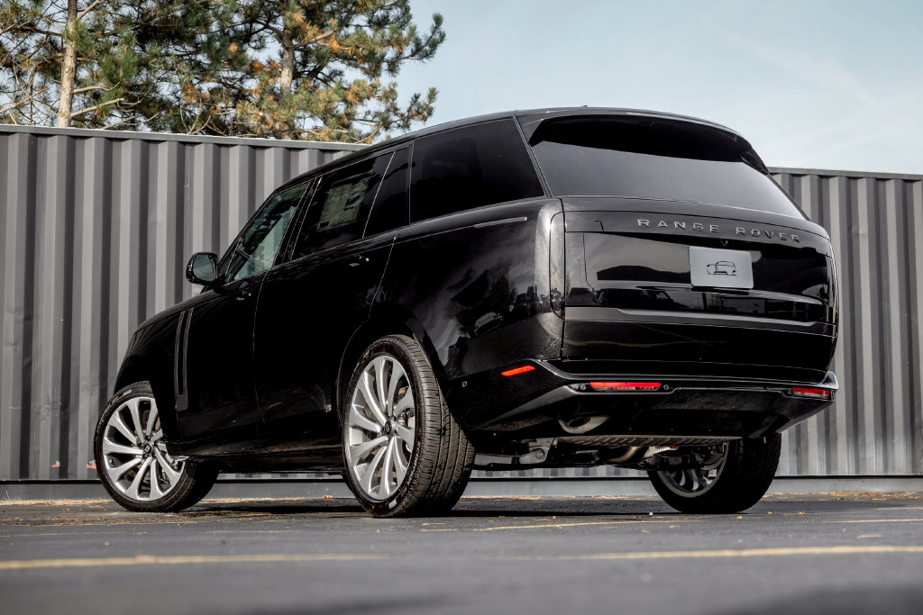 New 2027 Land Rover Range Rover SE SUV