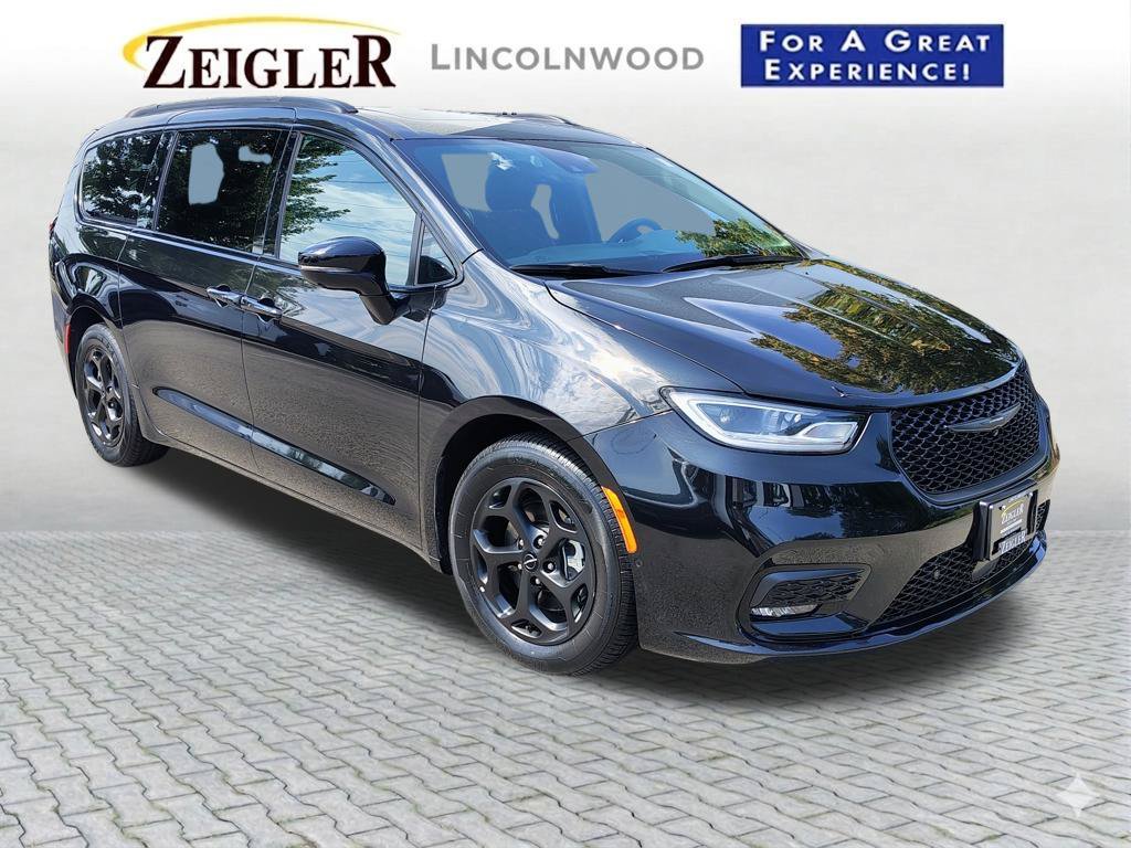 Used 2024 Chrysler Pacifica Hybrid Select Premium S Appearance Minivan/Van
