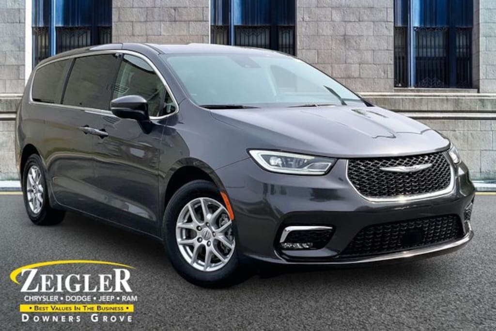 Used 2023 Chrysler Pacifica Touring L Minivan/Van