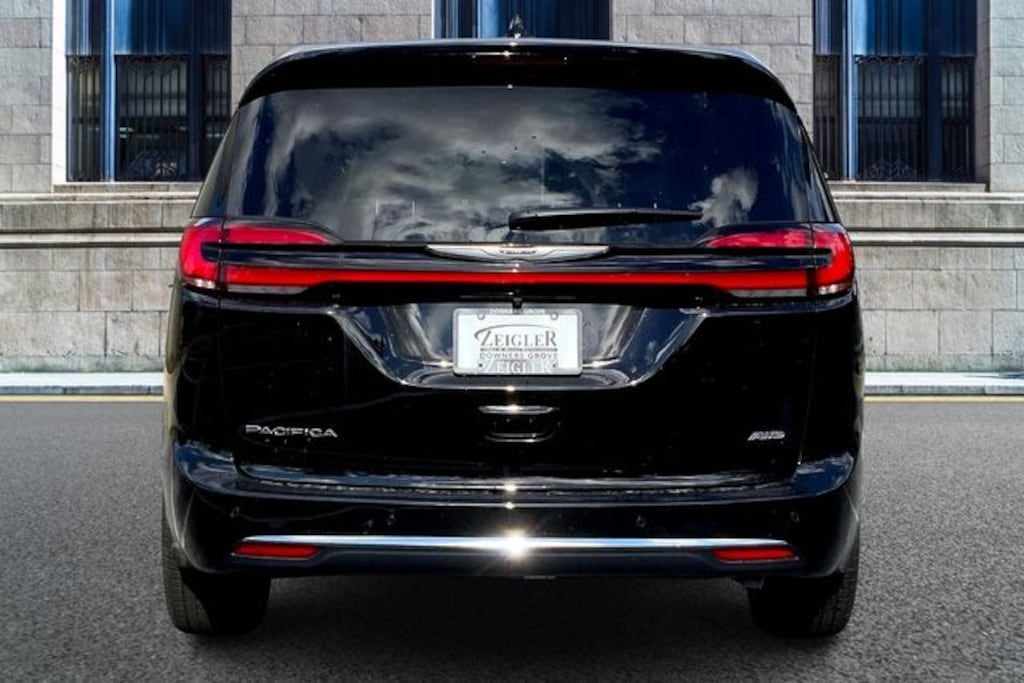 New 2026 Chrysler Pacifica Select Passenger Van