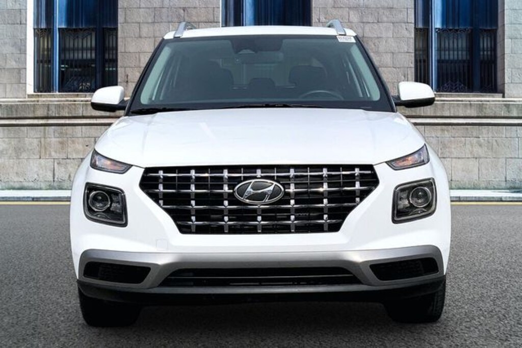 Used 2025 Hyundai Venue SEL SUV