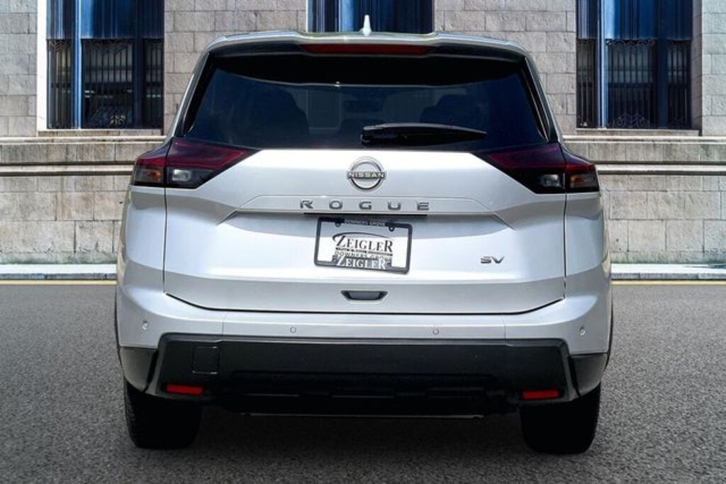 Used 2024 Nissan Rogue SV SUV