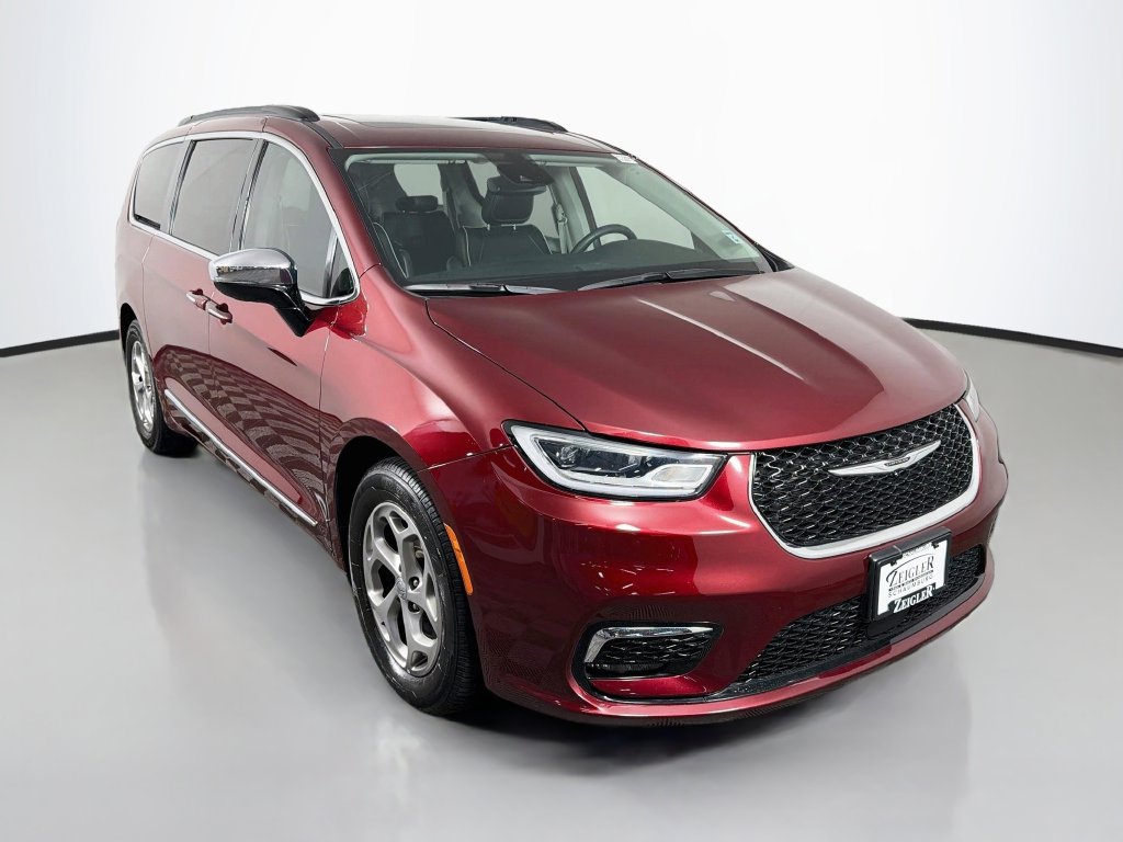 Used 2023 Chrysler Pacifica Limited Minivan/Van