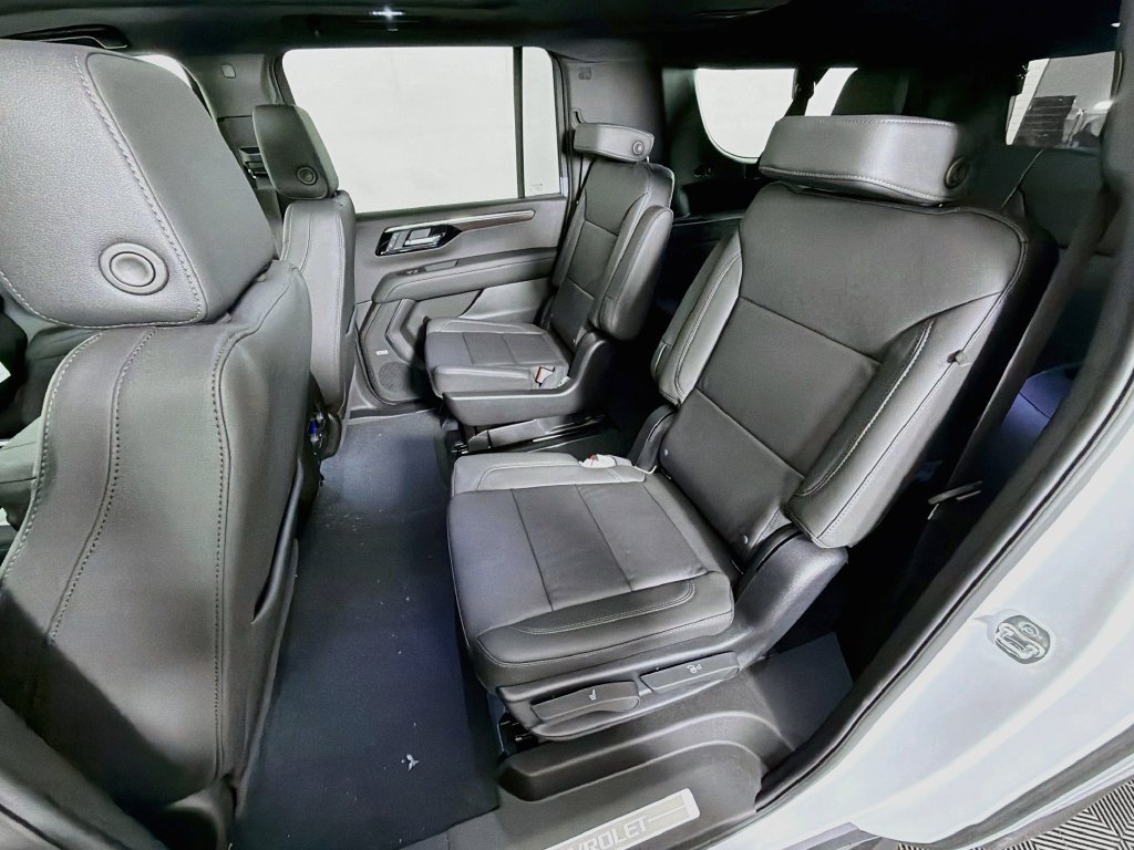 2027 Chevrolet Suburban LT - Photo 26