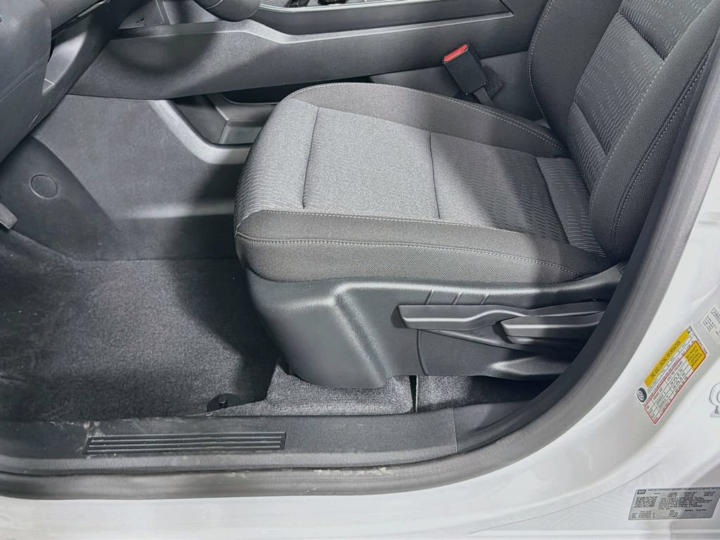 2027 Chevrolet Equinox LT - Photo 19
