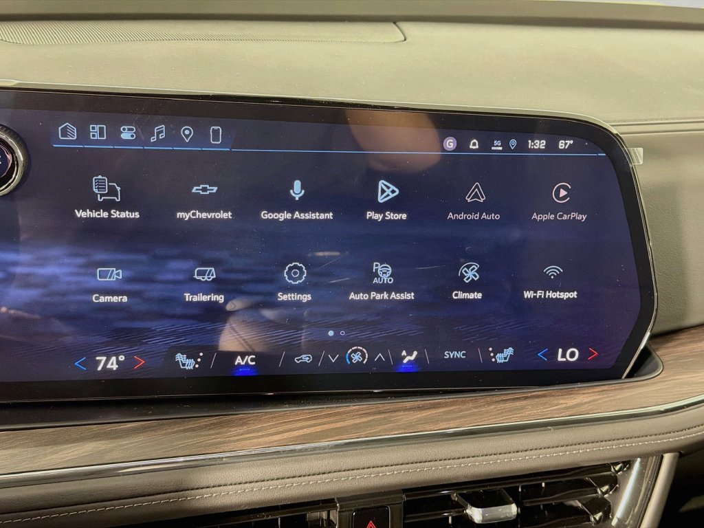 2027 Chevrolet Suburban LT - Photo 15