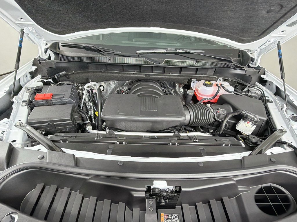 2027 Chevrolet Suburban LT - Photo 33