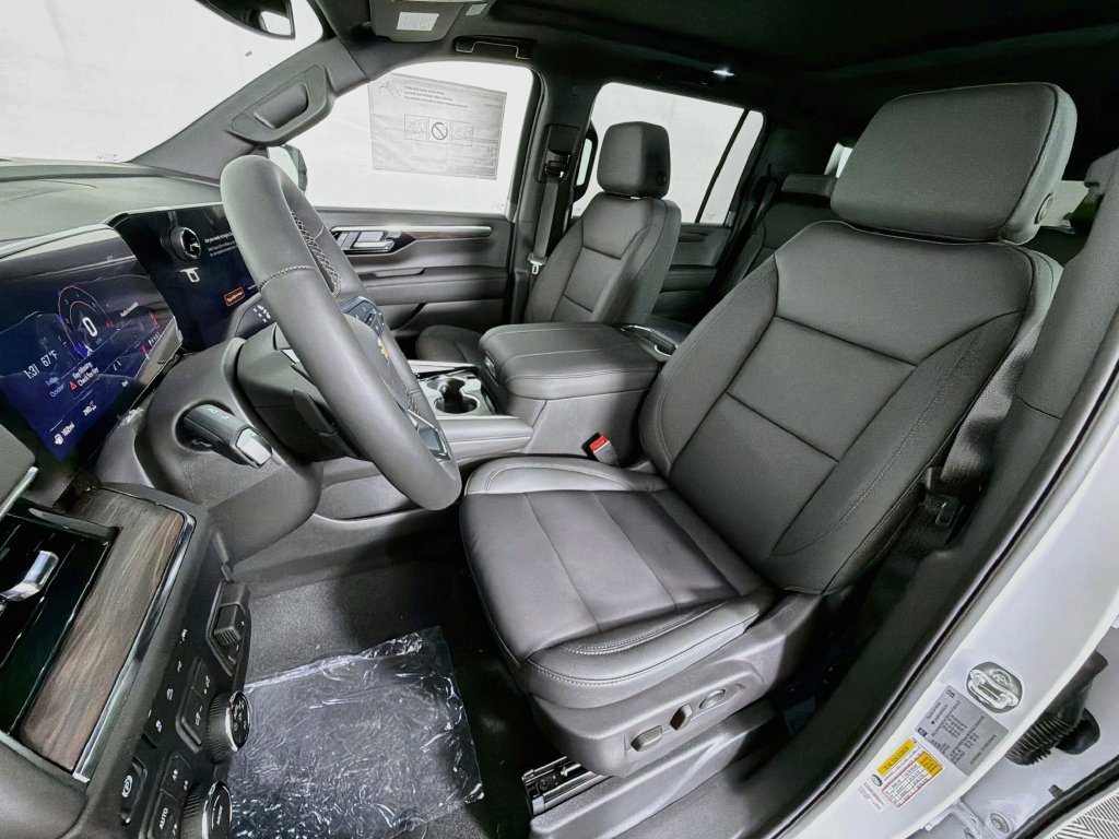 2027 Chevrolet Suburban LT - Photo 22