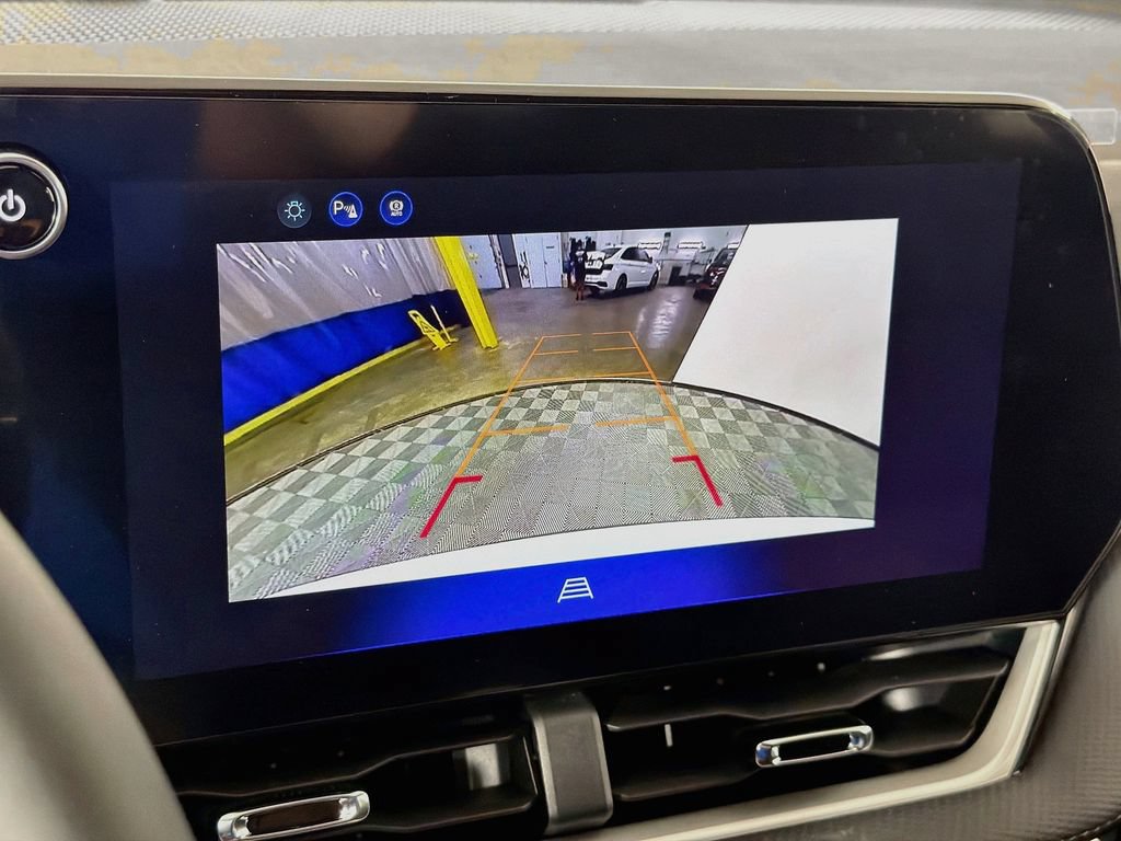 2027 Chevrolet Equinox LT - Photo 14
