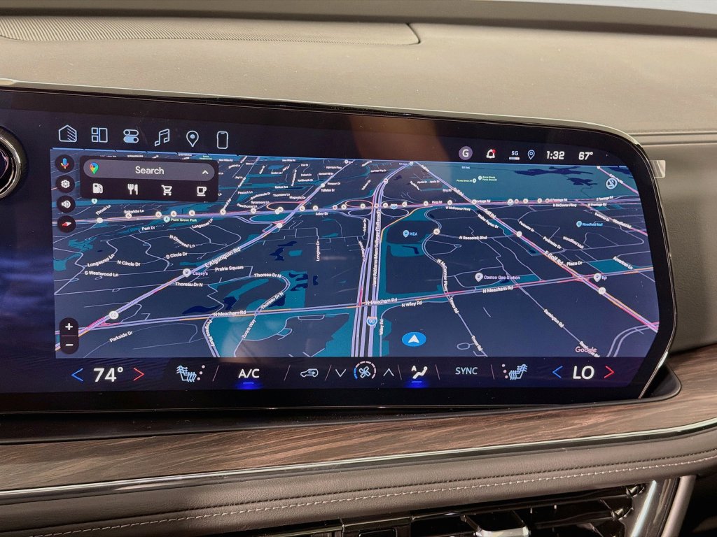 2027 Chevrolet Suburban LT - Photo 13