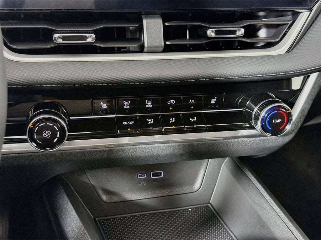 2027 Chevrolet Equinox LT - Photo 16