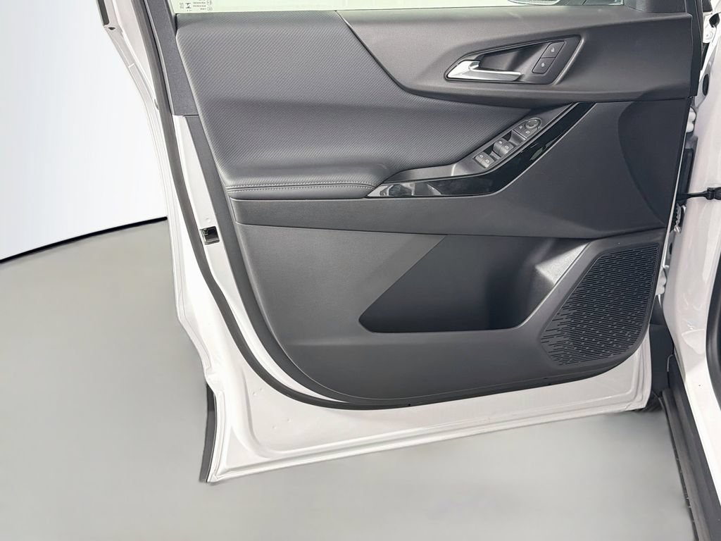 2027 Chevrolet Equinox LT - Photo 18