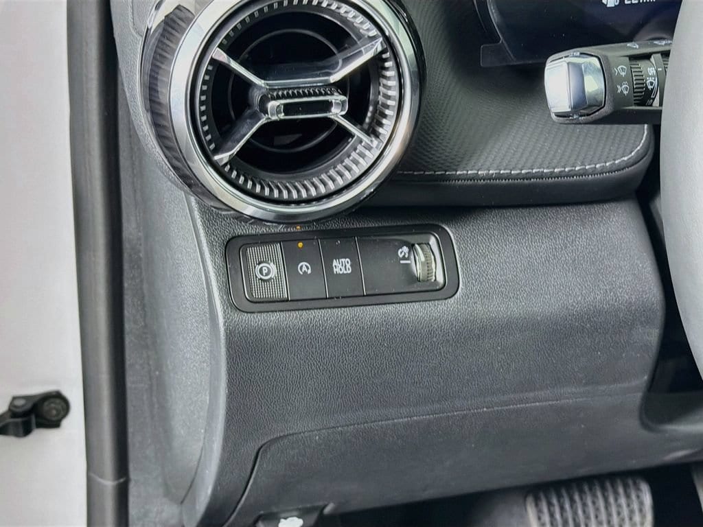2027 Chevrolet Equinox LT - Photo 10