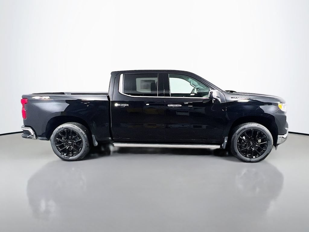 2026 Chevrolet Silverado 1500 LTZ - Photo 4
