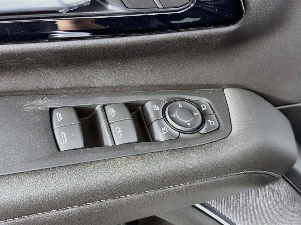 2027 Chevrolet Suburban LT - Photo 36