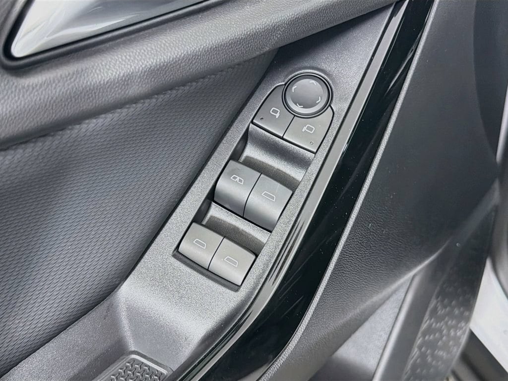 2027 Chevrolet Equinox LT - Photo 32
