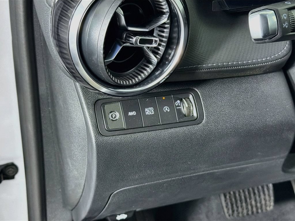 2027 Chevrolet Equinox LT - Photo 10