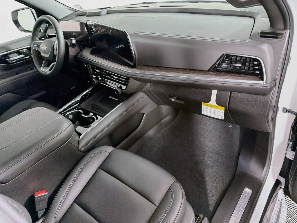 2027 Chevrolet Suburban LT - Photo 32