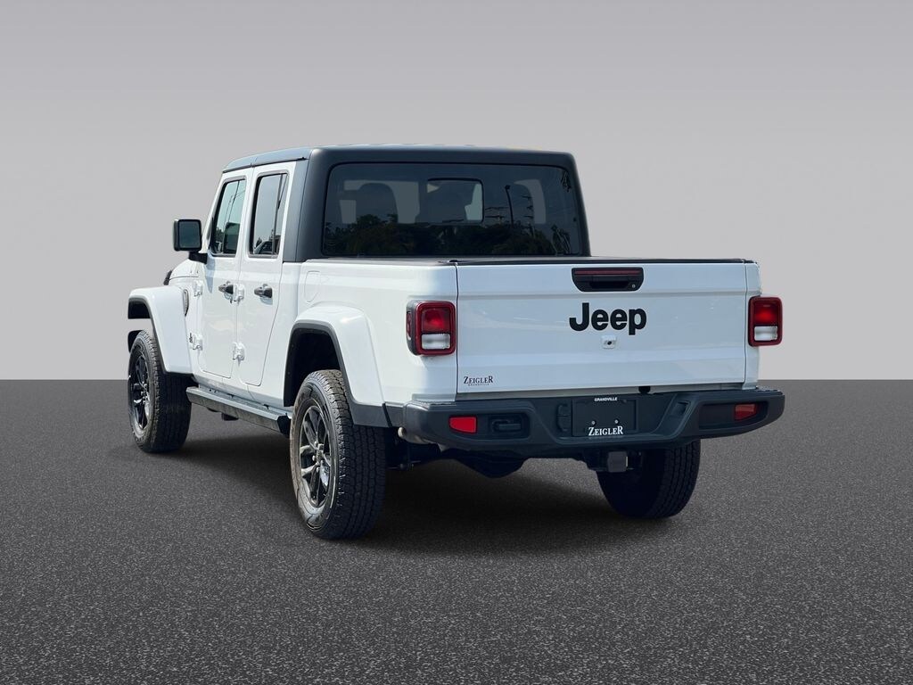 Certified 2022 Jeep Gladiator Sport Truck Crew Cab