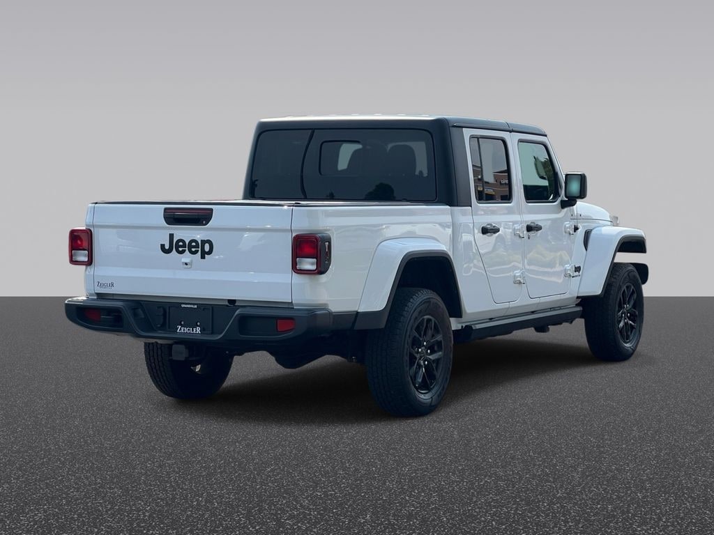 Certified 2022 Jeep Gladiator Sport Truck Crew Cab