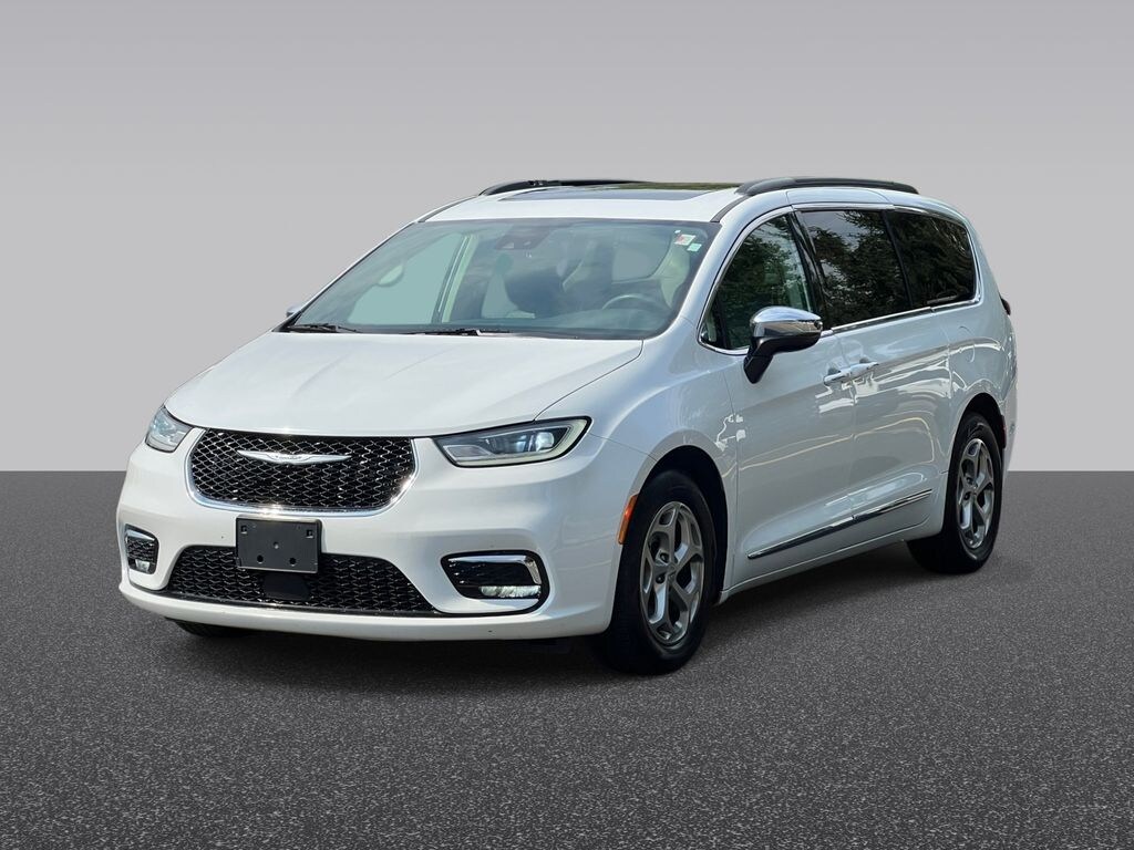 Certified 2023 Chrysler Pacifica Limited Van Passenger Van
