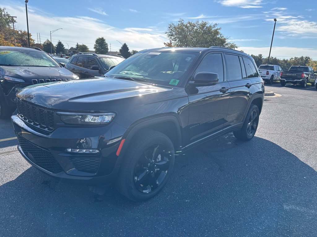Used 2023 Jeep Grand Cherokee Limited SUV