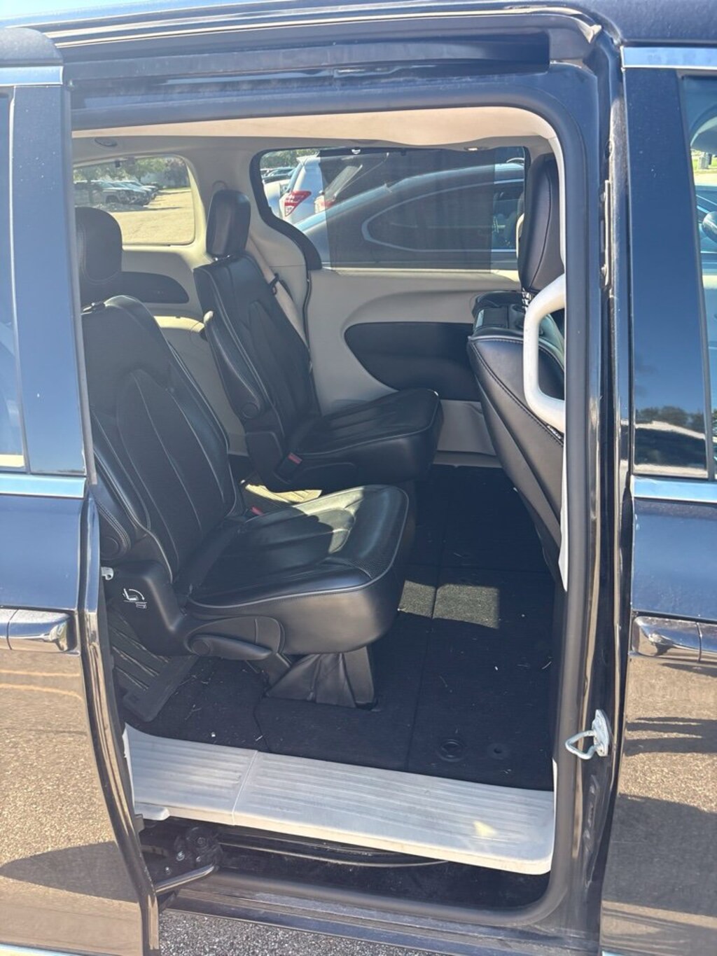 Used 2018 Chrysler Pacifica Limited Minivan/Van