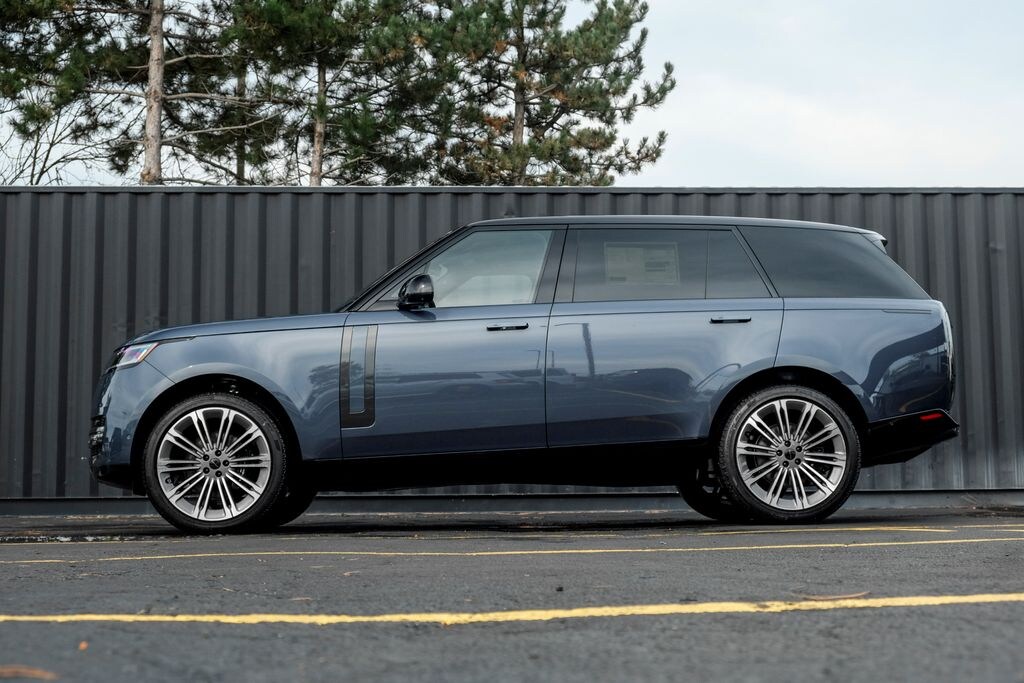 New 2026 Land Rover Range Rover P400 SE 7 Seat SUV