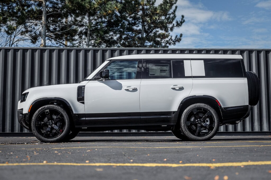 New 2026 Land Rover Defender 130 X-Dynamic SE SUV