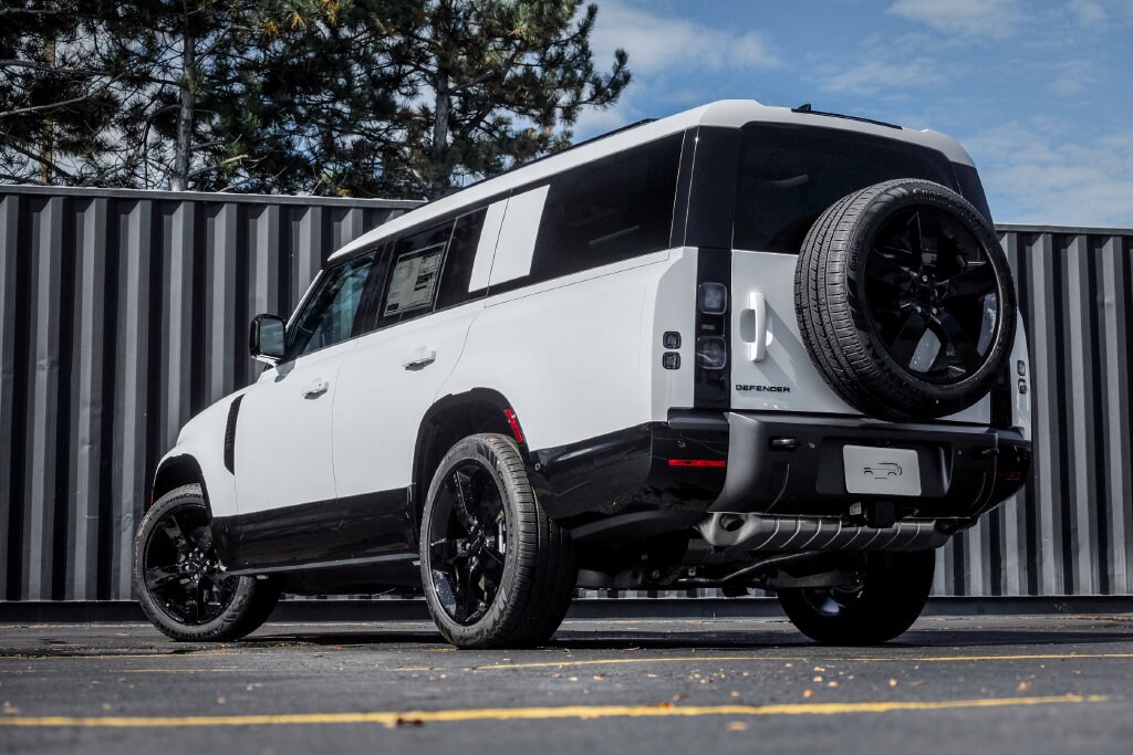 New 2026 Land Rover Defender 130 X-Dynamic SE SUV