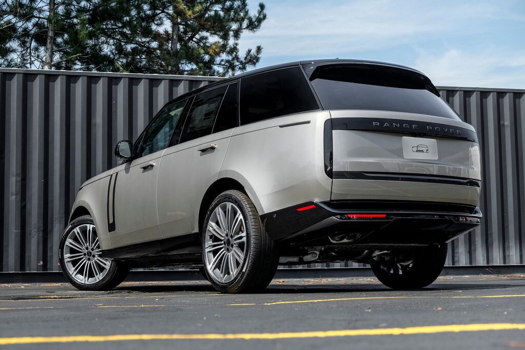 New 2026 Land Rover Range Rover P530 SE SUV