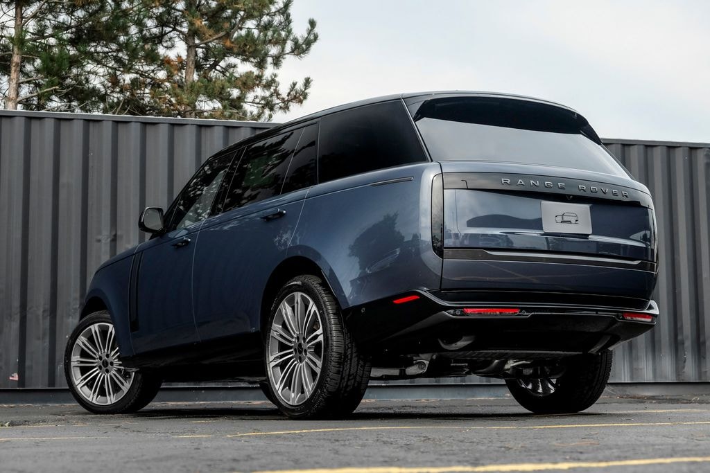 New 2026 Land Rover Range Rover P400 SE 7 Seat SUV