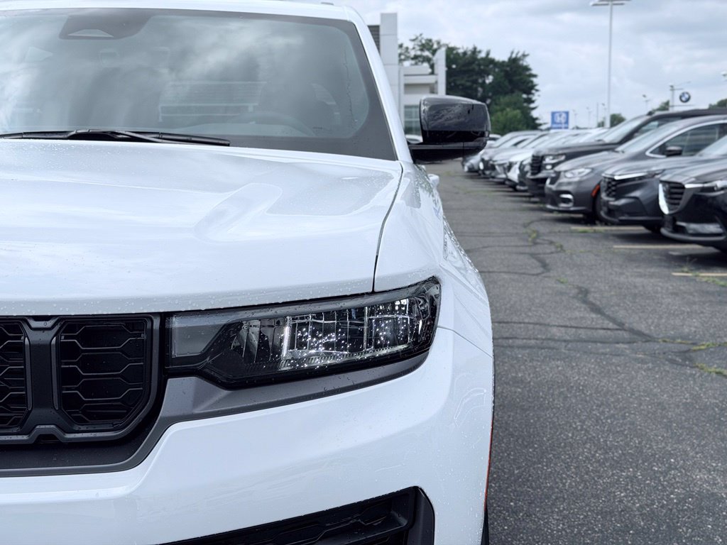 New 2026 Jeep Grand Cherokee Laredo SUV