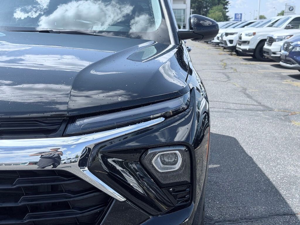 Used 2025 Chevrolet Trailblazer LT SUV