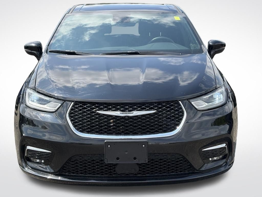 Certified 2025 Chrysler Pacifica Select Minivan/Van