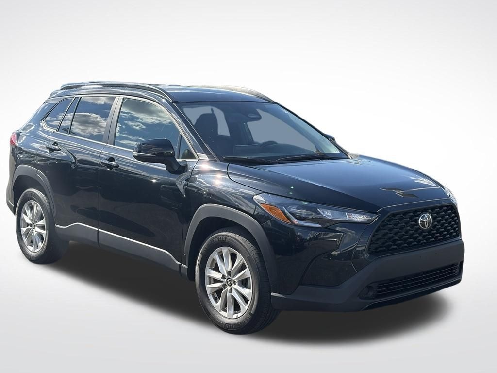 Used 2025 Toyota Corolla Cross LE SUV