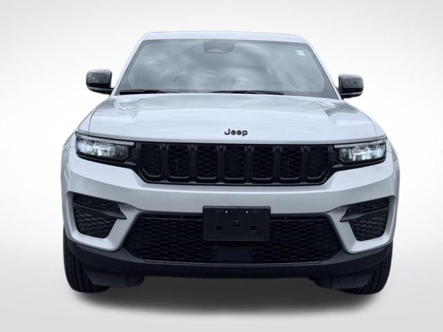 Used 2025 Jeep Grand Cherokee Laredo SUV