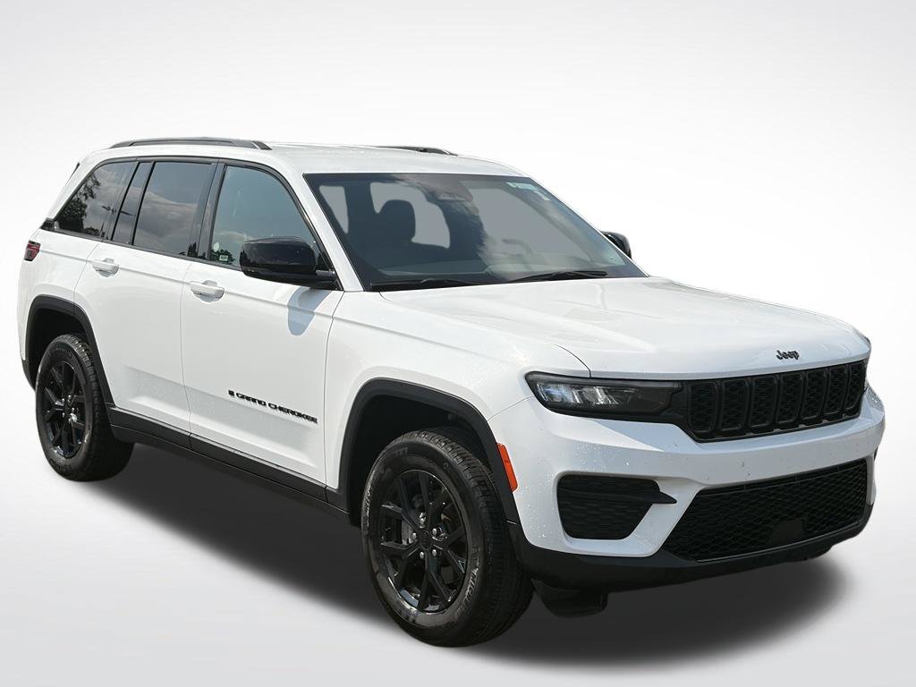 Certified 2025 Jeep Grand Cherokee Laredo SUV