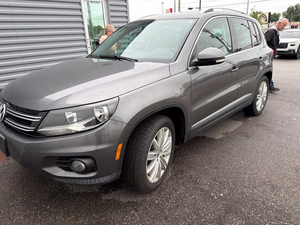 Used 2014 Volkswagen Tiguan SE SUV