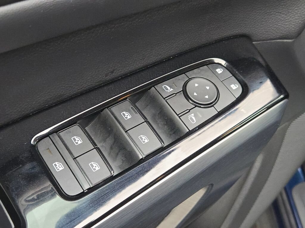 2025 Nissan Pathfinder SL - Photo 18