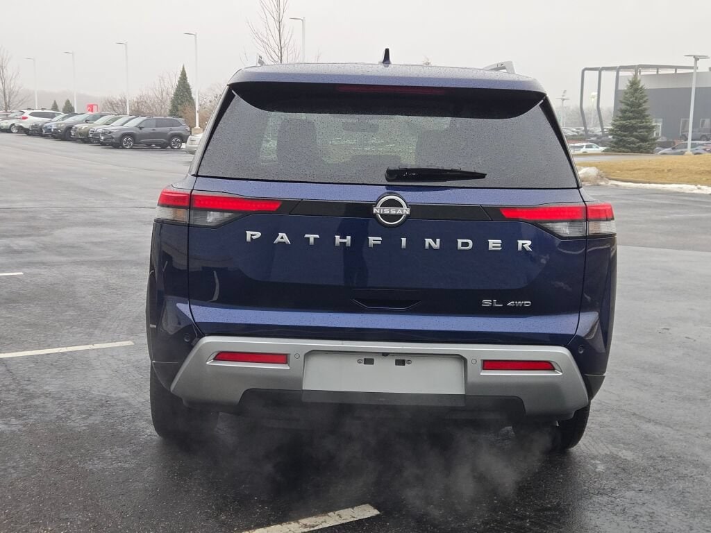 2025 Nissan Pathfinder SL - Photo 11