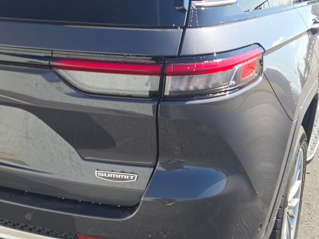 2023 Jeep Grand Cherokee Summit - Photo 11