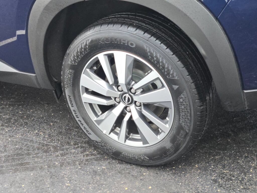 2025 Nissan Pathfinder SL - Photo 13