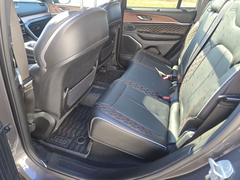 2023 Jeep Grand Cherokee Summit - Photo 16