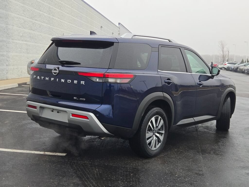 2025 Nissan Pathfinder SL - Photo 9