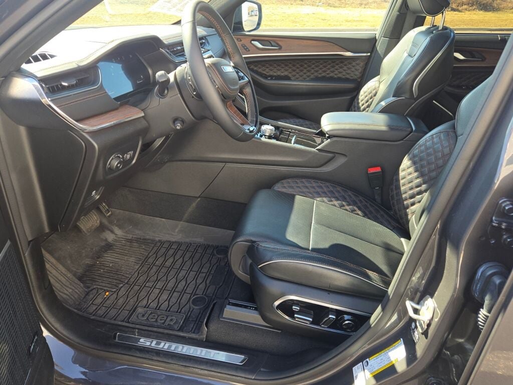 2023 Jeep Grand Cherokee Summit - Photo 21