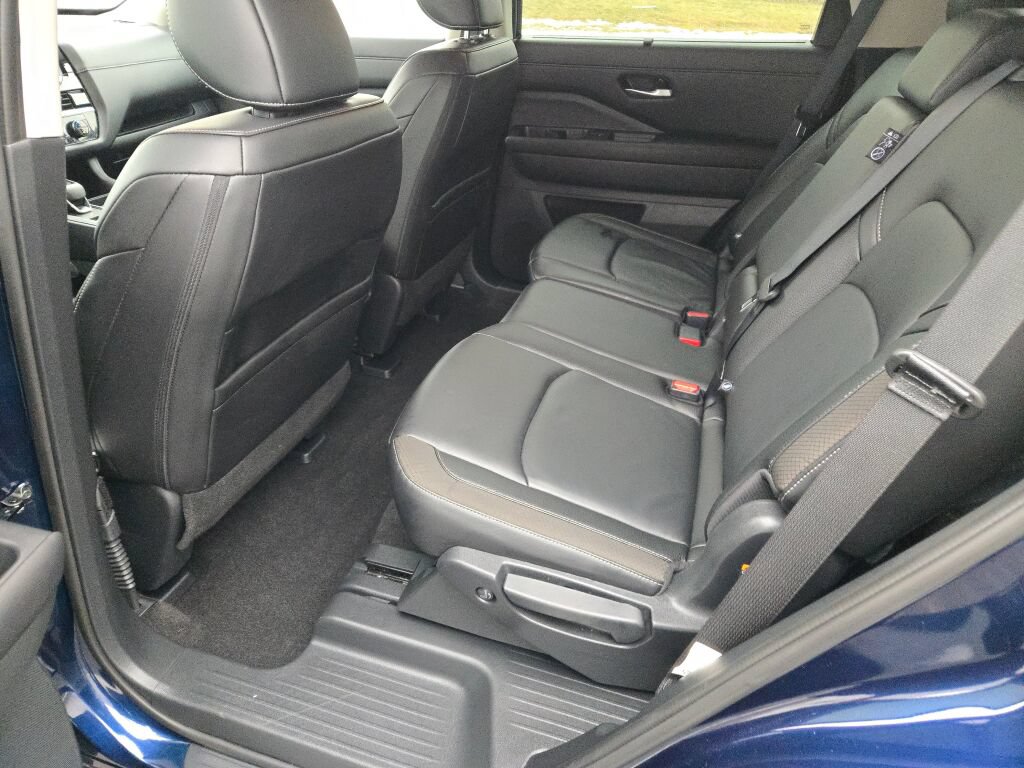 2025 Nissan Pathfinder SL - Photo 15