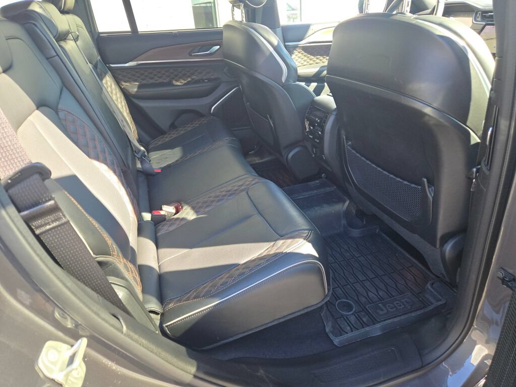 2023 Jeep Grand Cherokee Summit - Photo 9