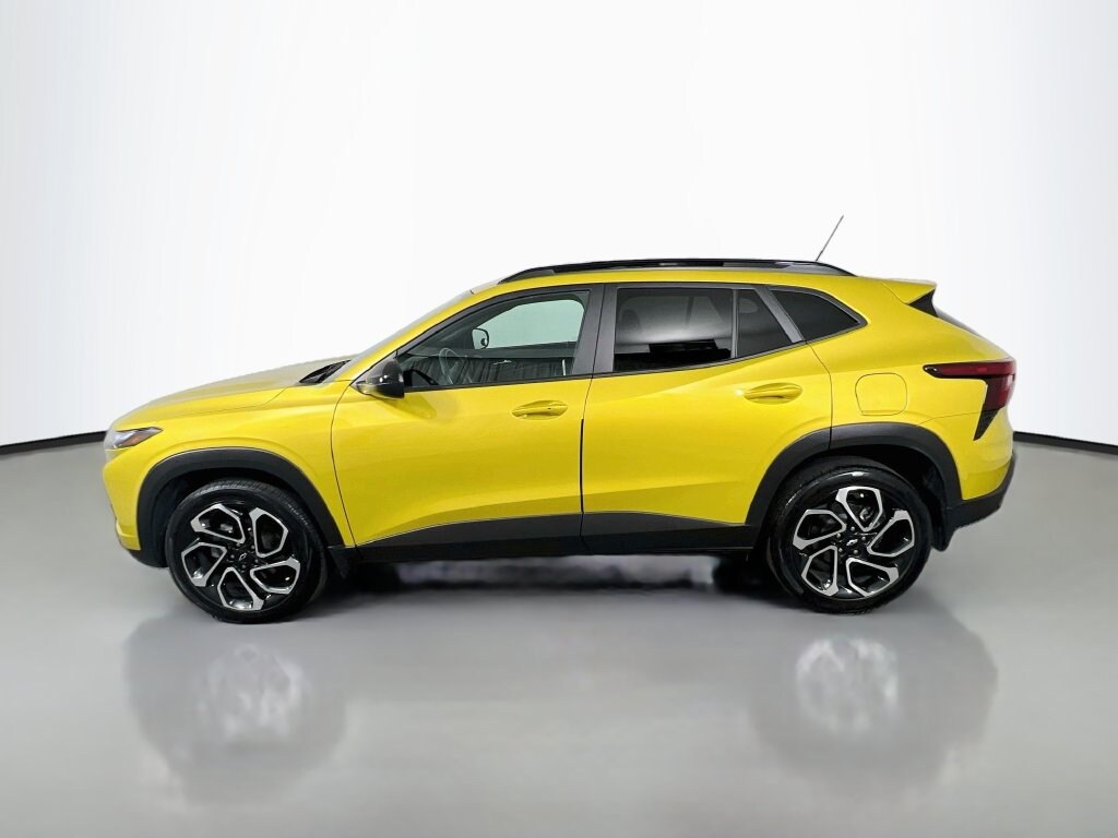 Used 2025 Chevrolet Trax 2RS SUV
